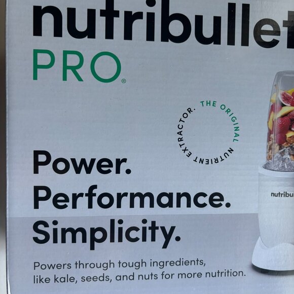 NEW Nutribullet Pro 900 Series - Matte White: 900-Watt Personal Blender, Smoothi - Picture 11 of 12